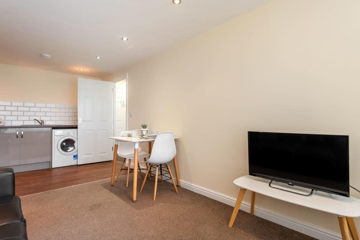 Bright 1 Bedroom Budget Flat In Central Pontefract Zewnętrze zdjęcie