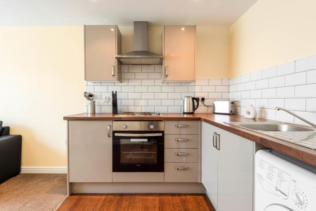 Bright 1 Bedroom Budget Flat In Central Pontefract Zewnętrze zdjęcie