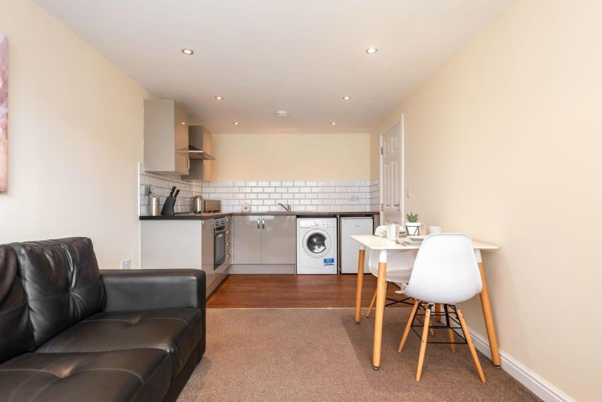 Bright 1 Bedroom Budget Flat In Central Pontefract Zewnętrze zdjęcie